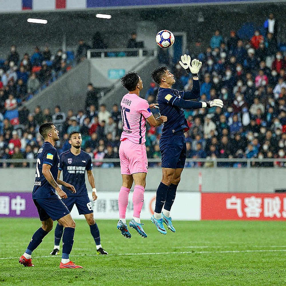 JJ Gabriel 15 tuổi xin rời Man United: Tấm khiên pháp lý và chiếc đồng hồ chạy đến mùa hè 2027